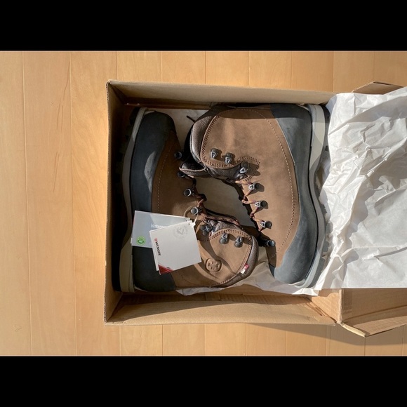 Wenger Waterproof Boots 9 (new) Made in Italy - Picture 1 of 7